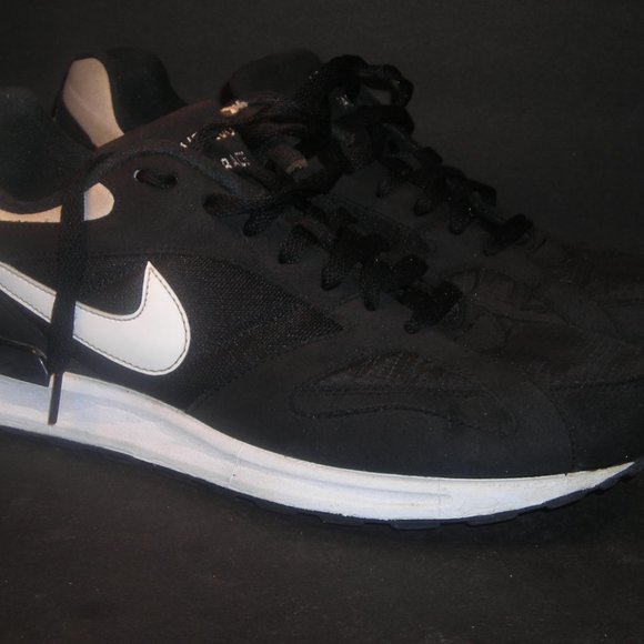 nike air pegasus racer black